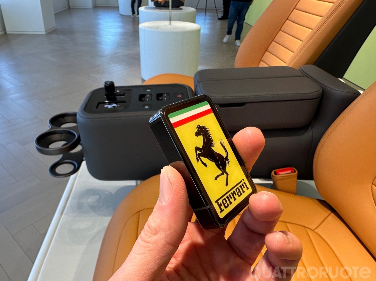 La chiave cambia colore: ecco come funziona la ‘meraviglia’ della Ferrari Luce