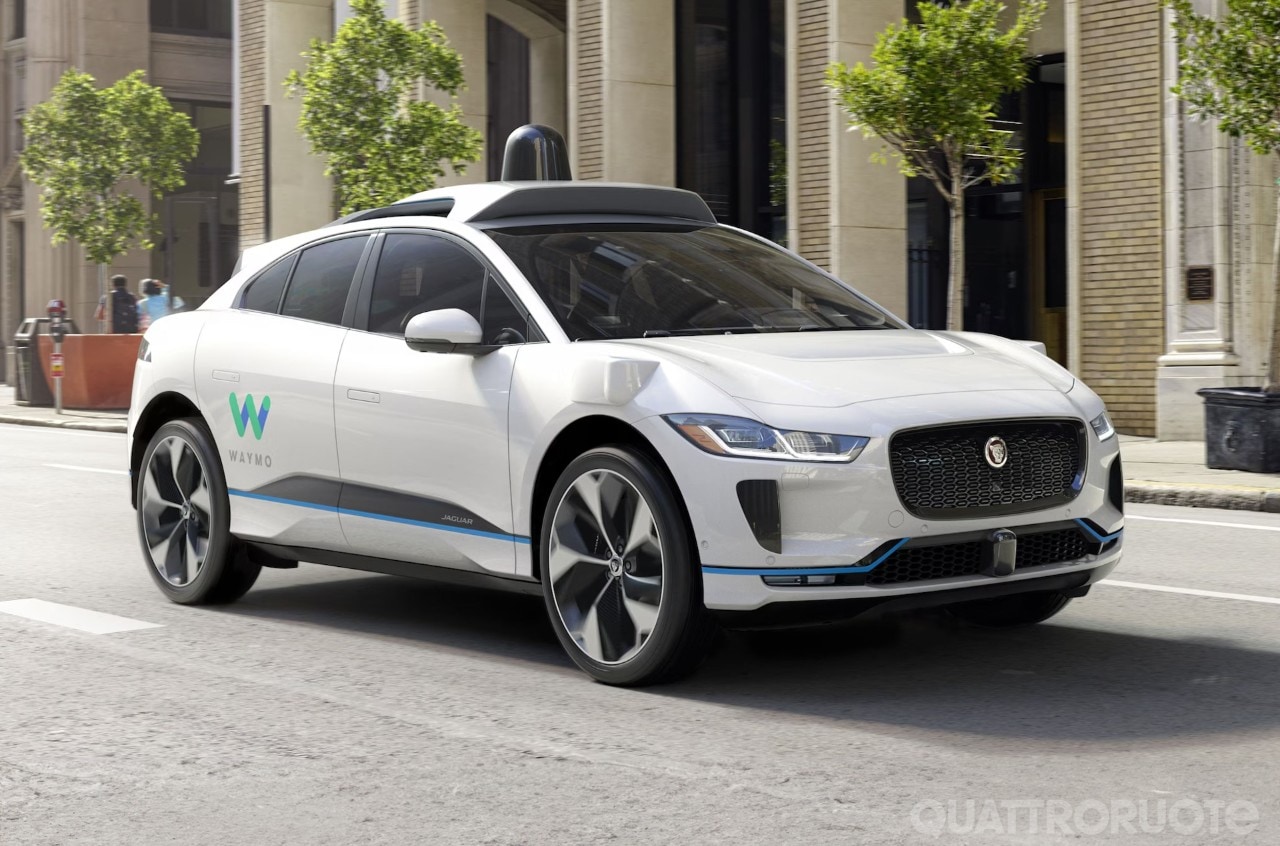 Waymo: “I nostri robotaxi sono 10 volte più sicuri degli umani alla guida