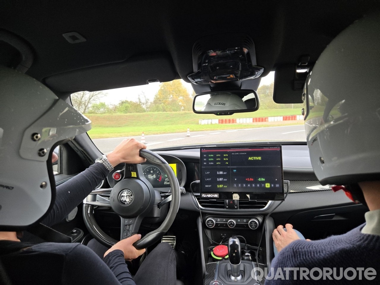 In pista con un istruttore virtuale