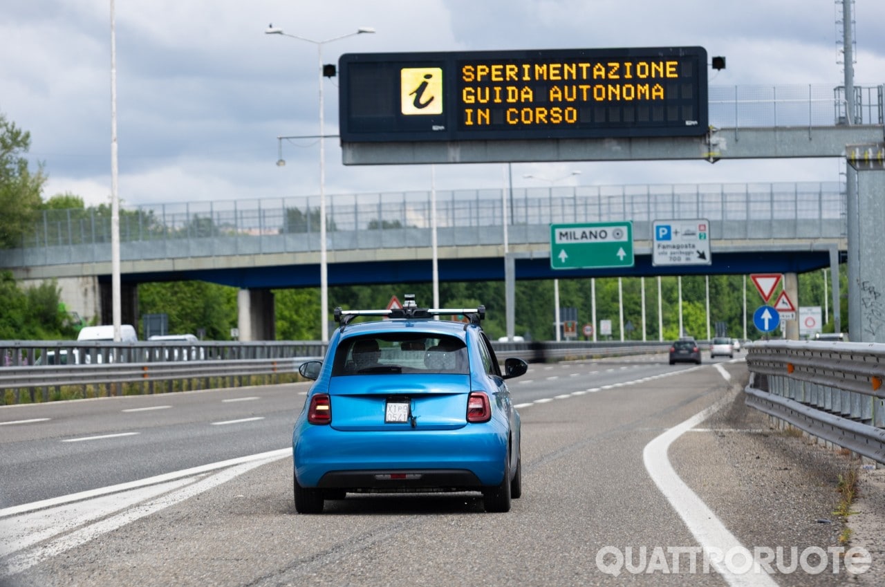 La 500e che guida da sola anche in autostrada