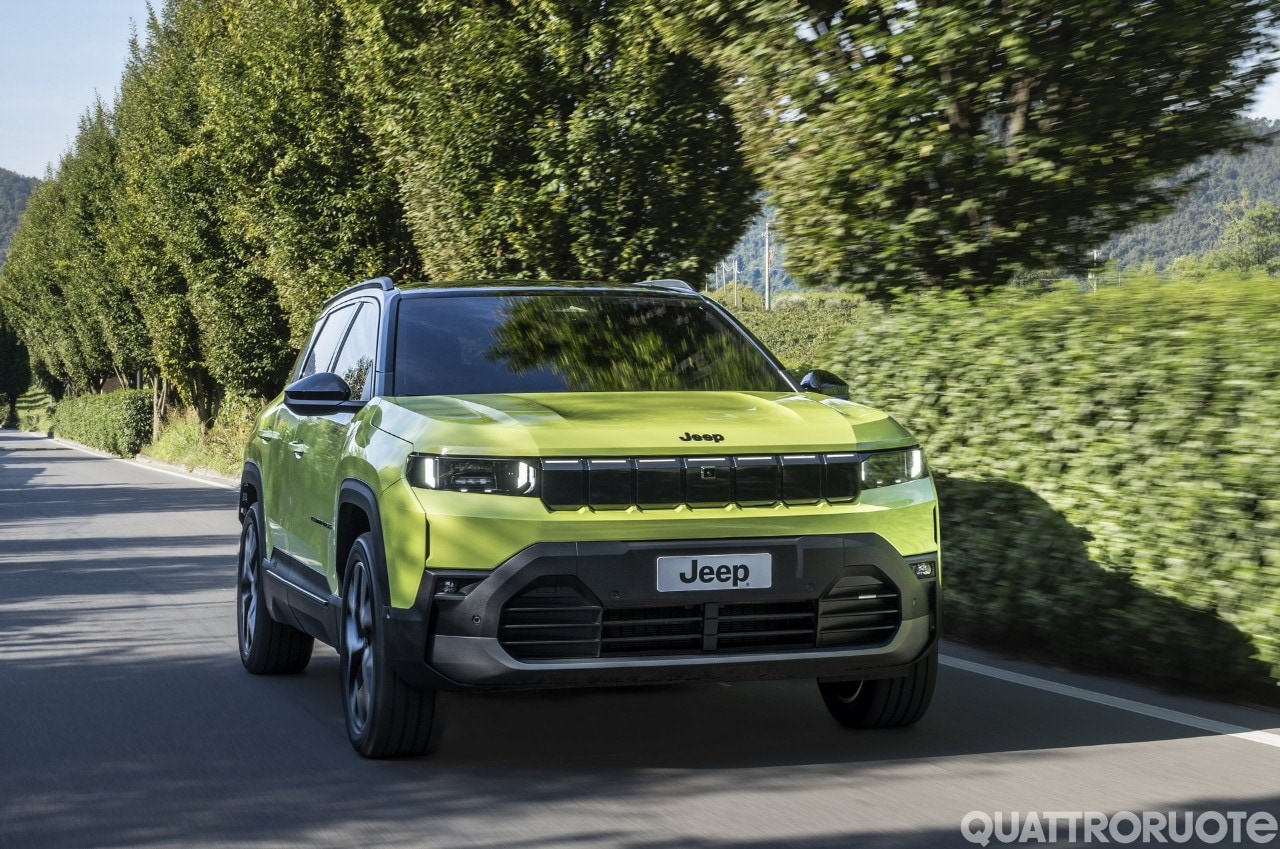 Jeep Compass, la gamma si amplia coi nuovi allestimenti Business e Summit